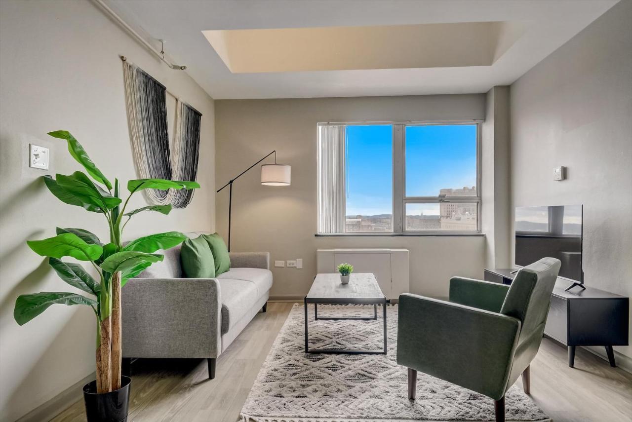 Frontdesk Vue At 3rd St Apts Downtown *